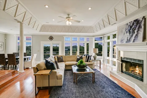 $875,000 | 22514 Felicia Drive, Spicewood, TX 78669