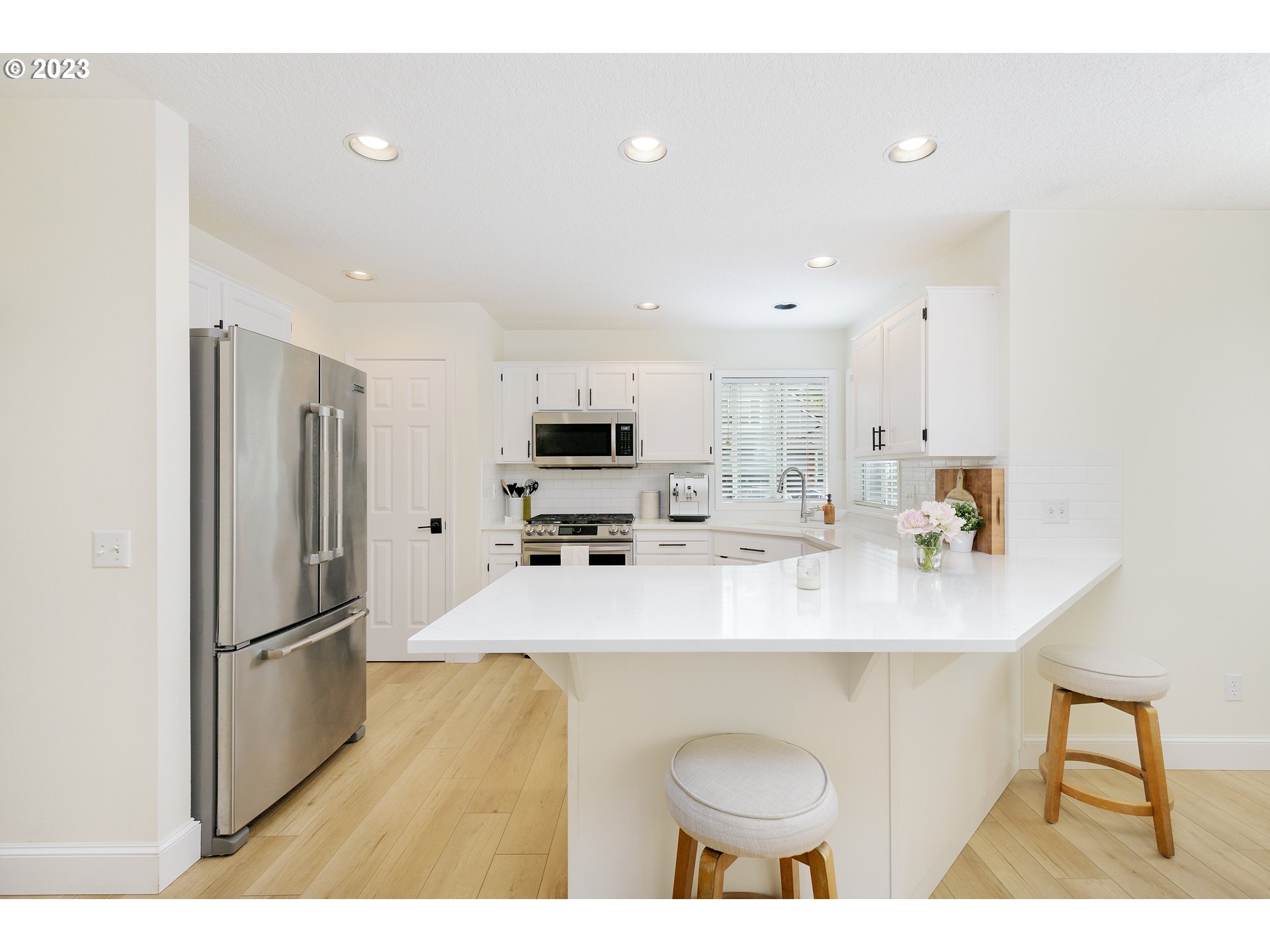 4816 Southwest Orchard Lane Portland, OR 97219 - Photo 15 of 36