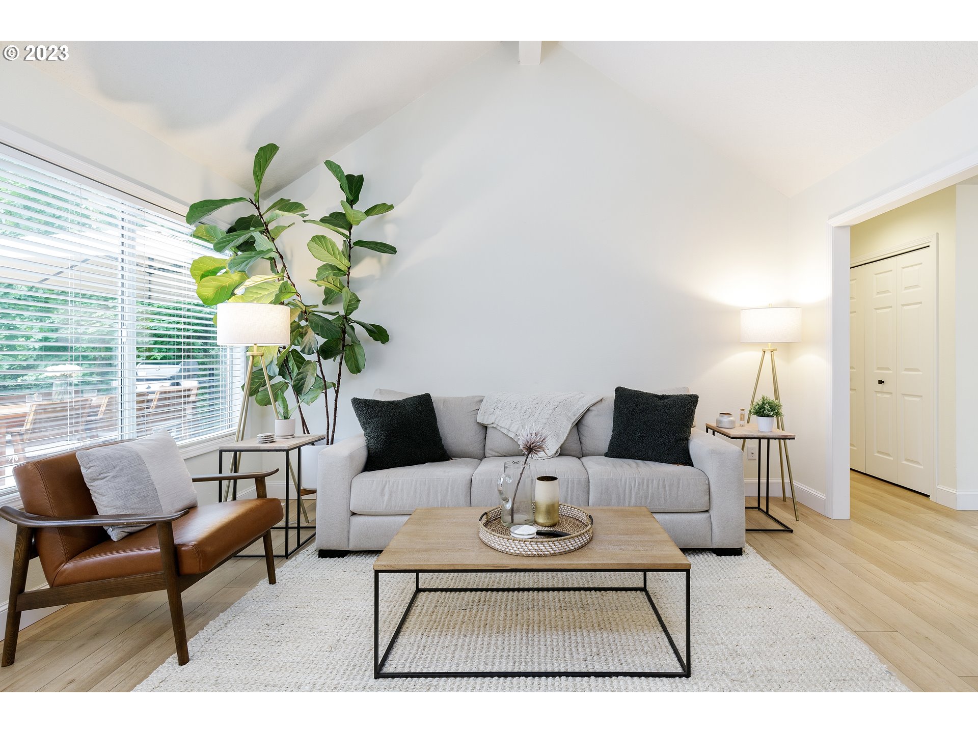 4816 Southwest Orchard Lane Portland, OR 97219 - Photo 19 of 36