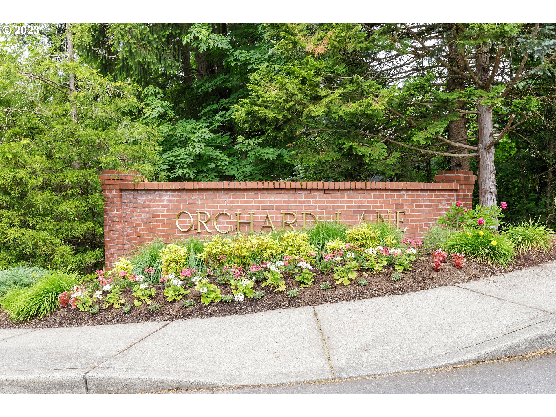 4816 Southwest Orchard Lane Portland, OR 97219 - Photo 36 of 36