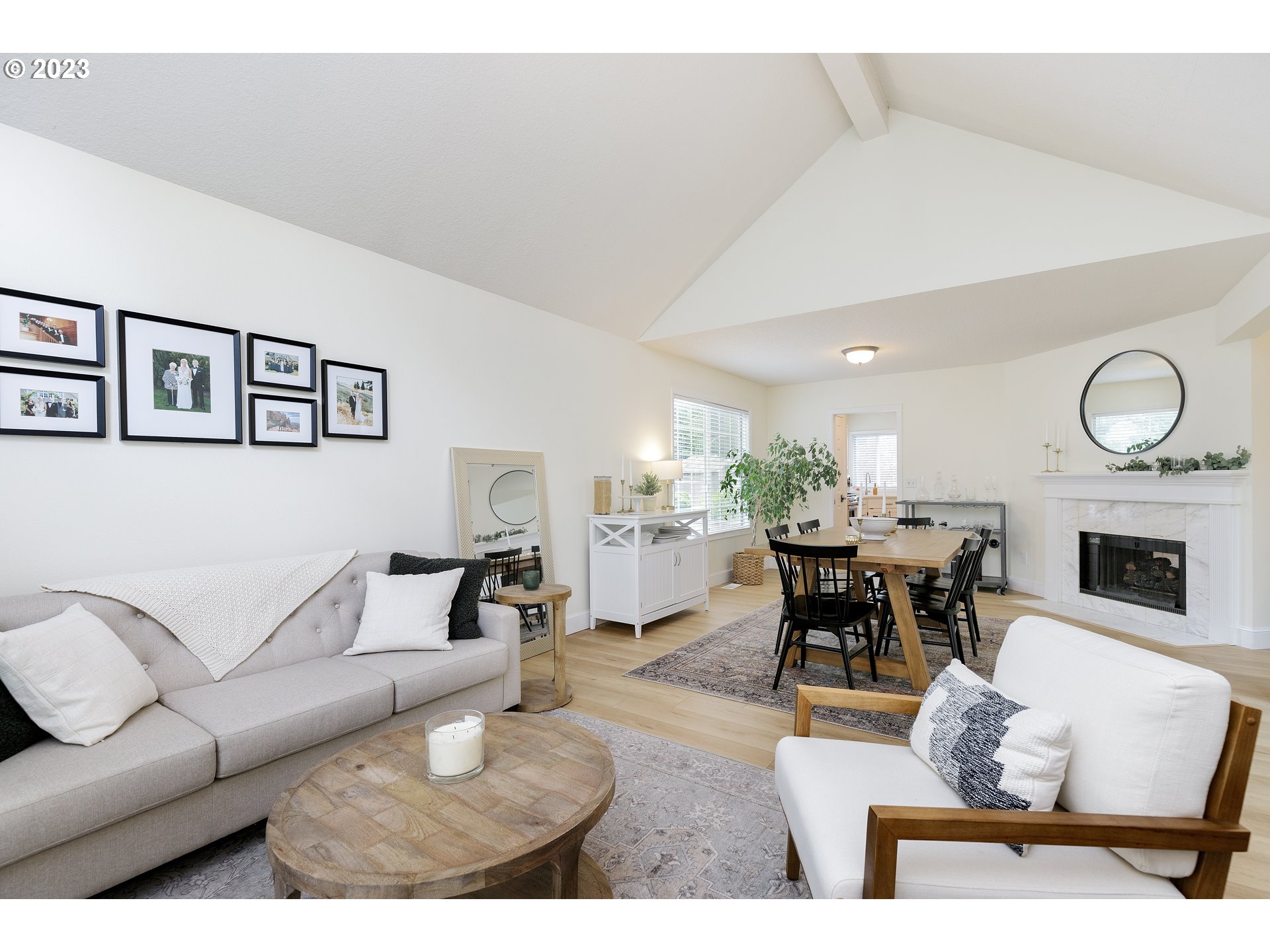 4816 Southwest Orchard Lane Portland, OR 97219 - Photo 5 of 36