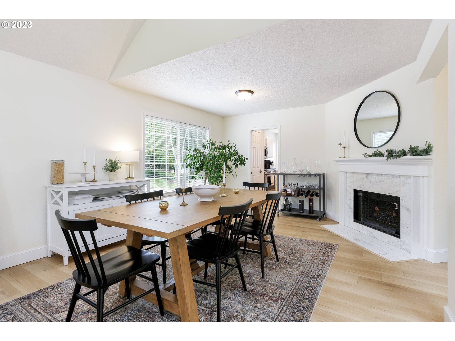 4816 Southwest Orchard Lane Portland, OR 97219 - Photo 8 of 36