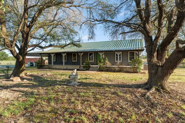 $320,000 | 520 West Farm Road 71, Mount Pleasant, TX 75455