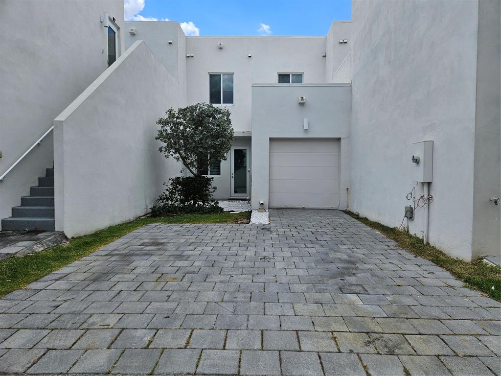 6675 Northwest 103rd Path Doral, FL 33178 - Photo 14 of 22