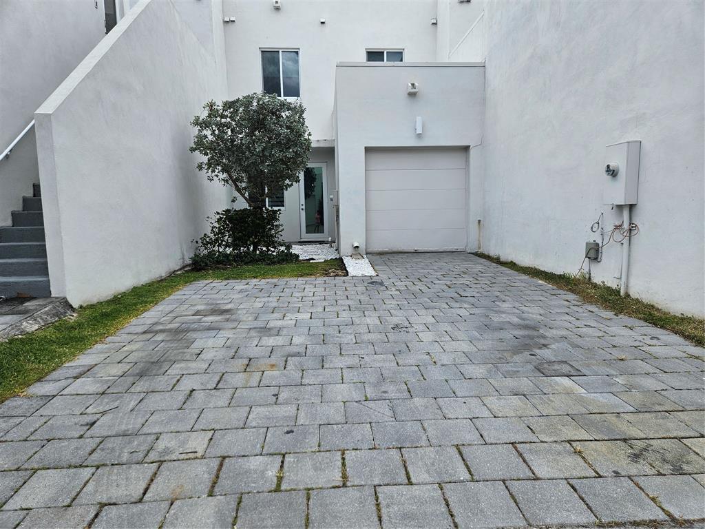 6675 Northwest 103rd Path Doral, FL 33178 - Photo 15 of 22