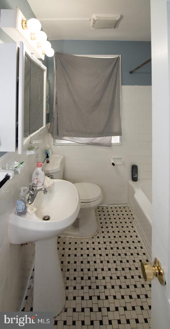 5518 Channing Road Baltimore, MD 21229 - Photo 14 of 33