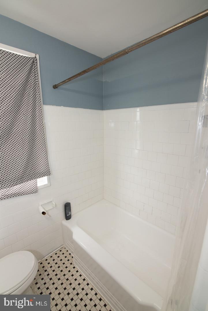 5518 Channing Road Baltimore, MD 21229 - Photo 15 of 33