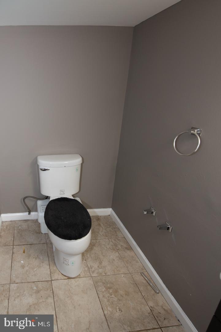 5518 Channing Road Baltimore, MD 21229 - Photo 18 of 33