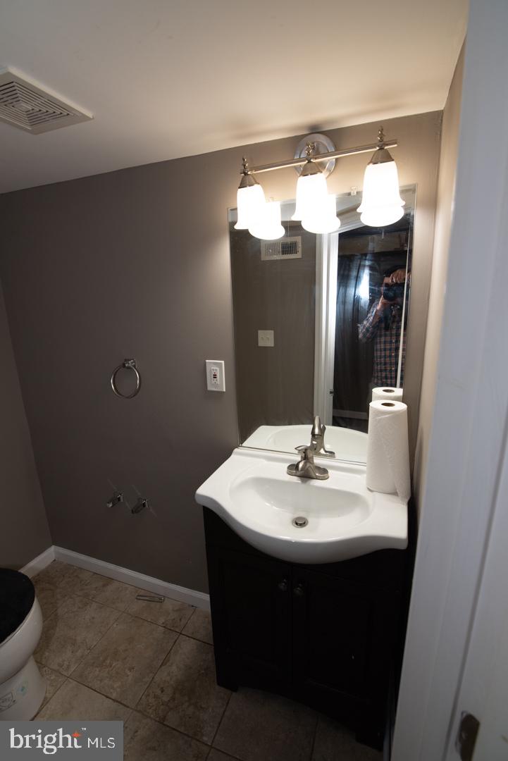 5518 Channing Road Baltimore, MD 21229 - Photo 19 of 33
