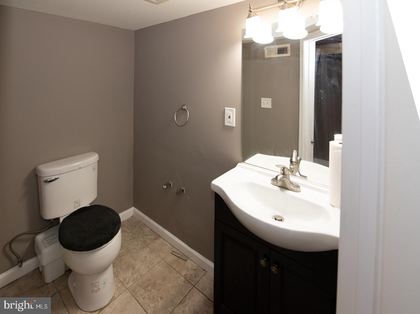 5518 Channing Road Baltimore, MD 21229 - Photo 20 of 33
