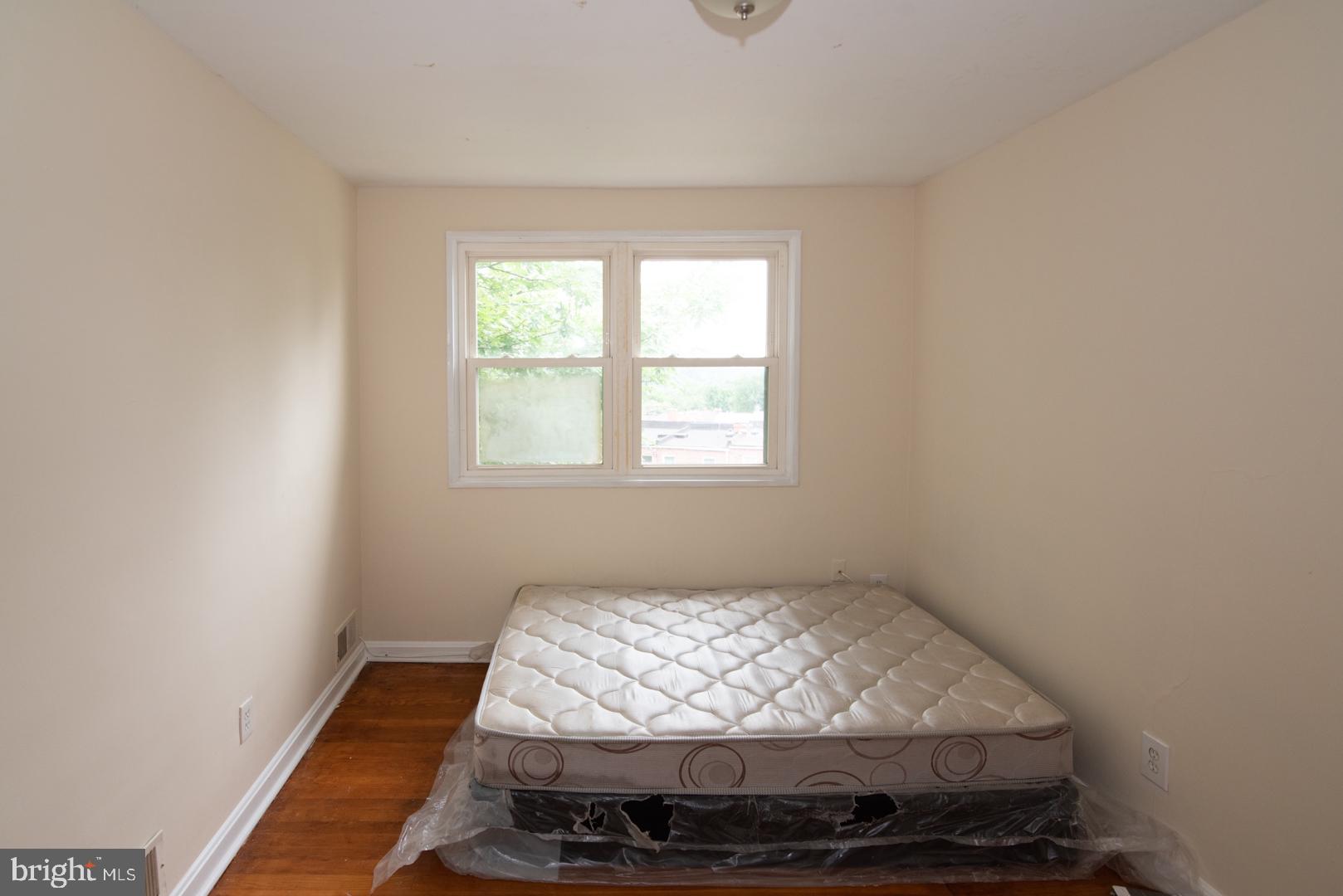 5518 Channing Road Baltimore, MD 21229 - Photo 9 of 33