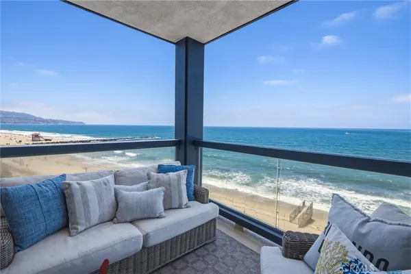 $2,400,000 | 575 Esplanade, Unit 207, Redondo Beach, CA 90277