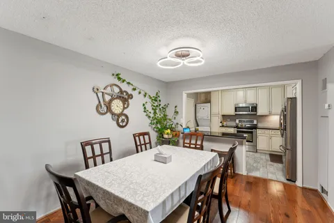 $450,000 | 1800 Old Meadow Road, Unit 1204, McLean, VA 22102