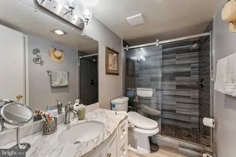 $450,000 | 1800 Old Meadow Road, Unit 1204, McLean, VA 22102