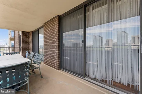 $450,000 | 1800 Old Meadow Road, Unit 1204, McLean, VA 22102