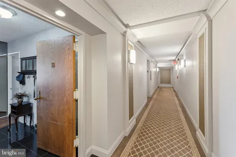 $450,000 | 1800 Old Meadow Road, Unit 1204, McLean, VA 22102