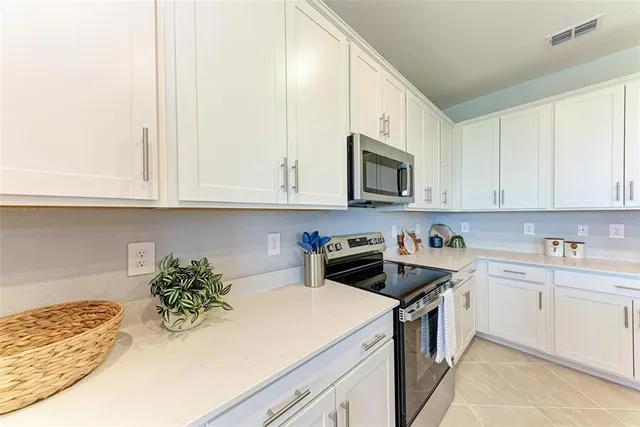 $2,000 | 12320 Wellen Golf Street, Unit 402, Venice, FL 34293