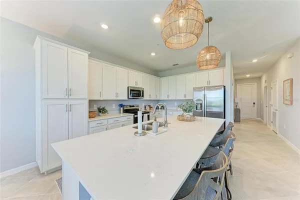 $2,000 | 12320 Wellen Golf Street, Unit 402, Venice, FL 34293