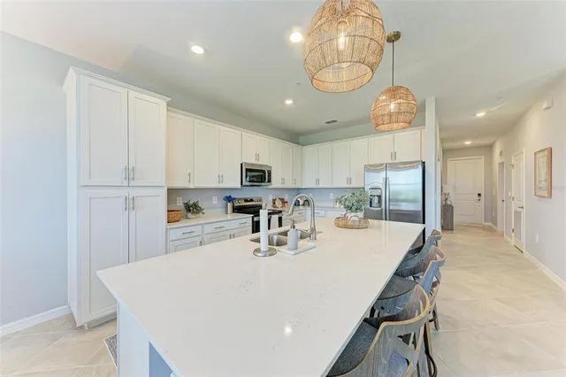 $2,000 | 12320 Wellen Golf Street, Unit 402, Venice, FL 34293