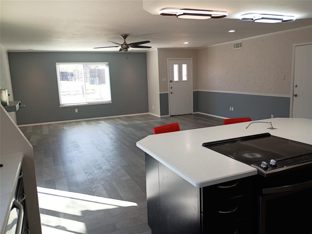 5818 Townshire Road Garland, TX 75044 - Photo 7 of 20