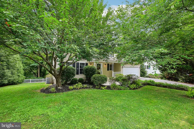 $565,000 | 2823 Graybill Court, New Windsor, MD 21776