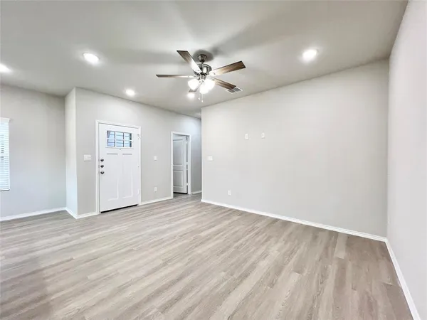 $1,875 | 3501 East Renfro Street, Unit 416, Burleson, TX 76028
