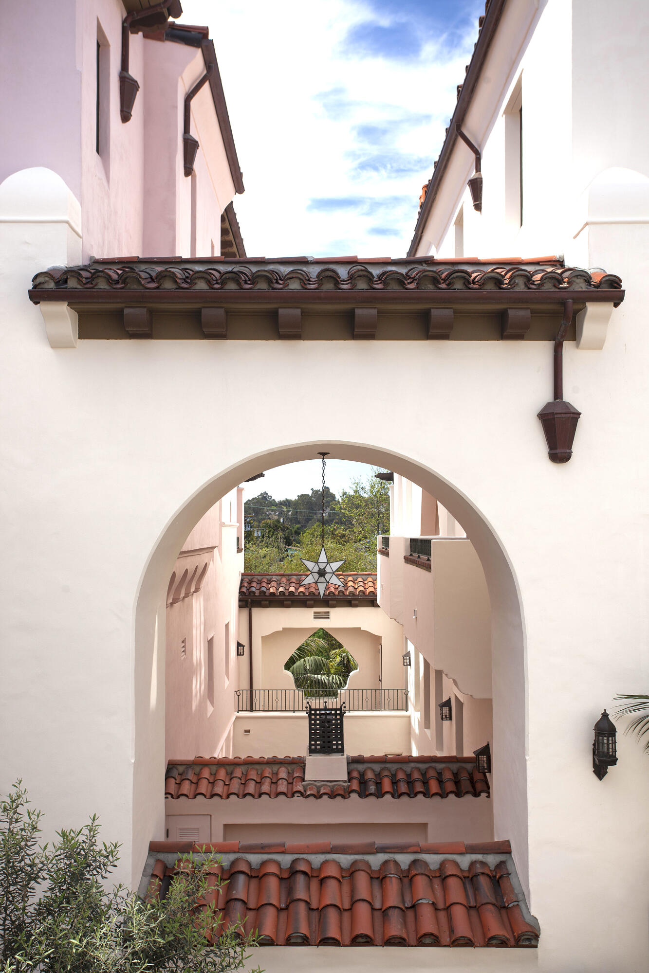401 Chapala Street, Unit 312 Santa Barbara, CA 93101 - Photo 11 of 14 Sevilla architecture