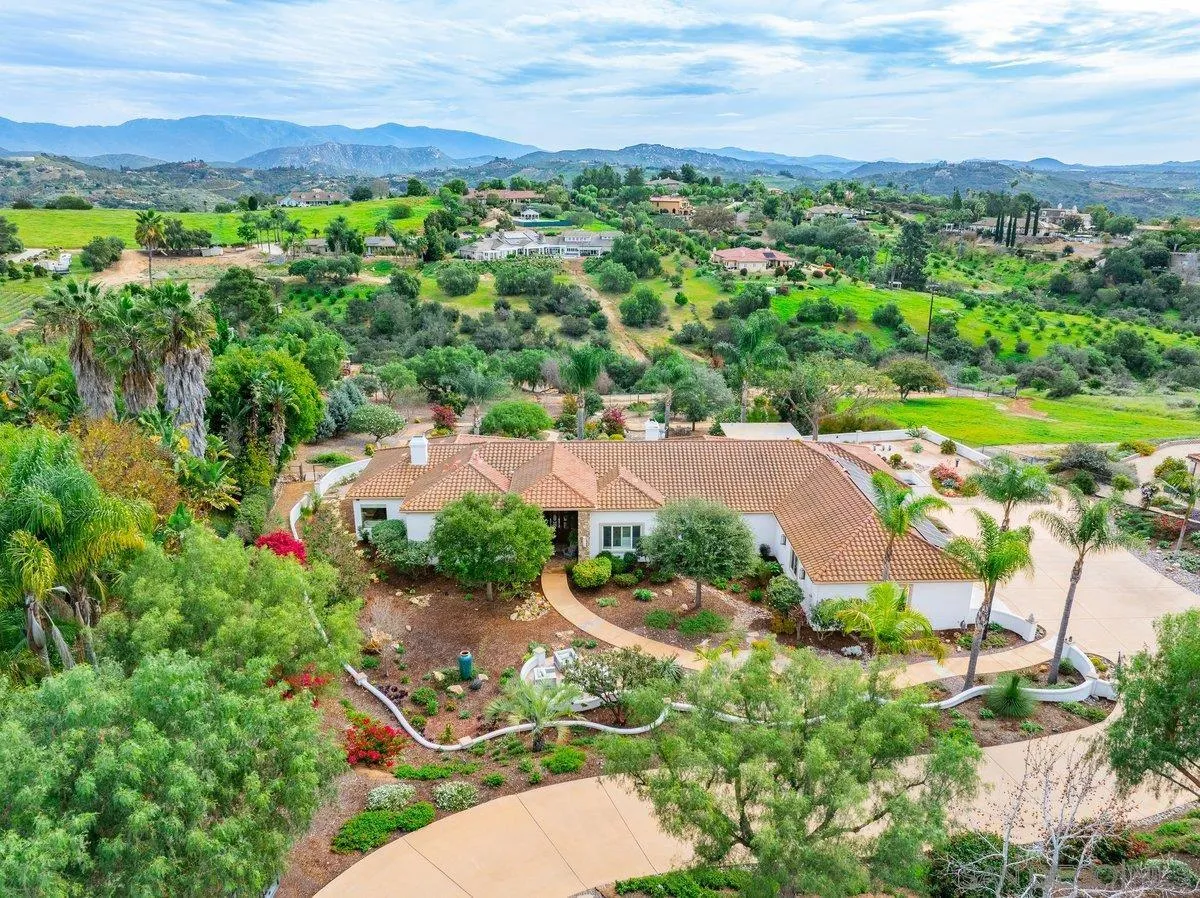 2860 Via Rancheros Way Fallbrook, CA 92028 - Photo 1 of 74 Gallery Image 1