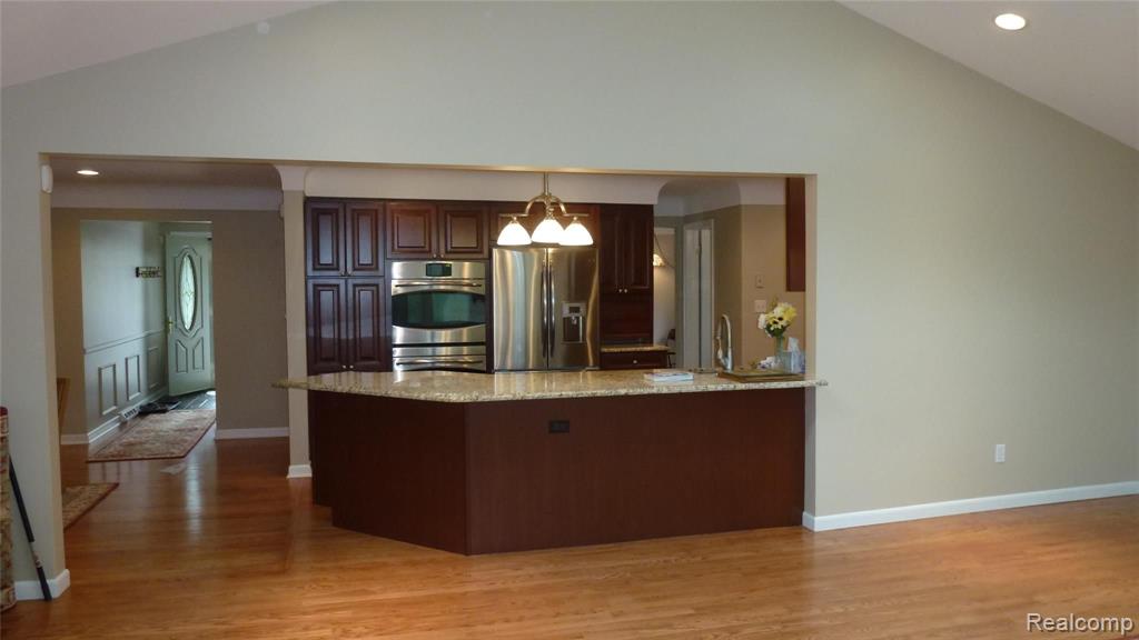 332 Texas Avenue Rochester, MI 48309 - Photo 19 of 28