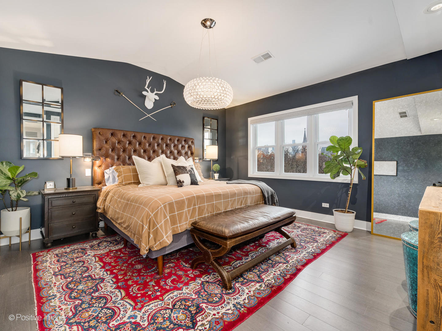 1846 North Mohawk Street, Unit PH Chicago, IL 60614 - Photo 21 of 37 a bedroom with a bed and wooden floor