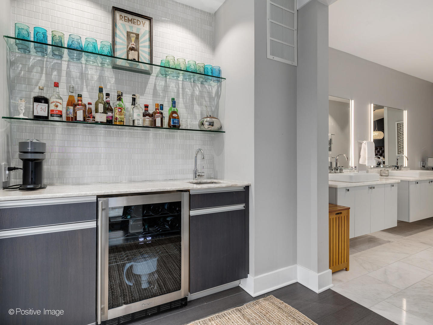 1846 North Mohawk Street, Unit PH Chicago, IL 60614 - Photo 28 of 37 a kitchen with lots of counter top space