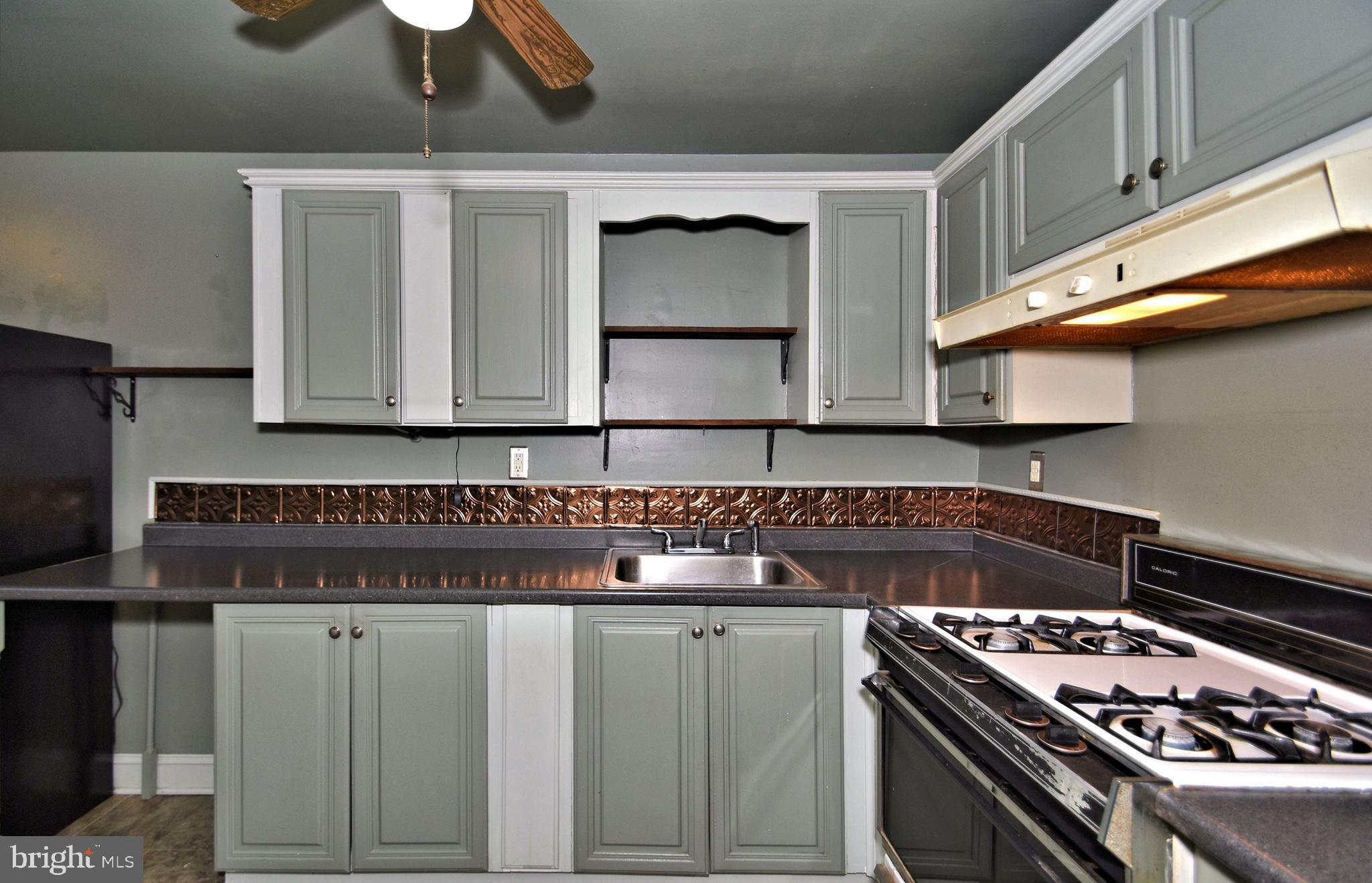 926 Andover Road Lansdale, PA 19446 - Photo 4 of 29 Gallery Image 4