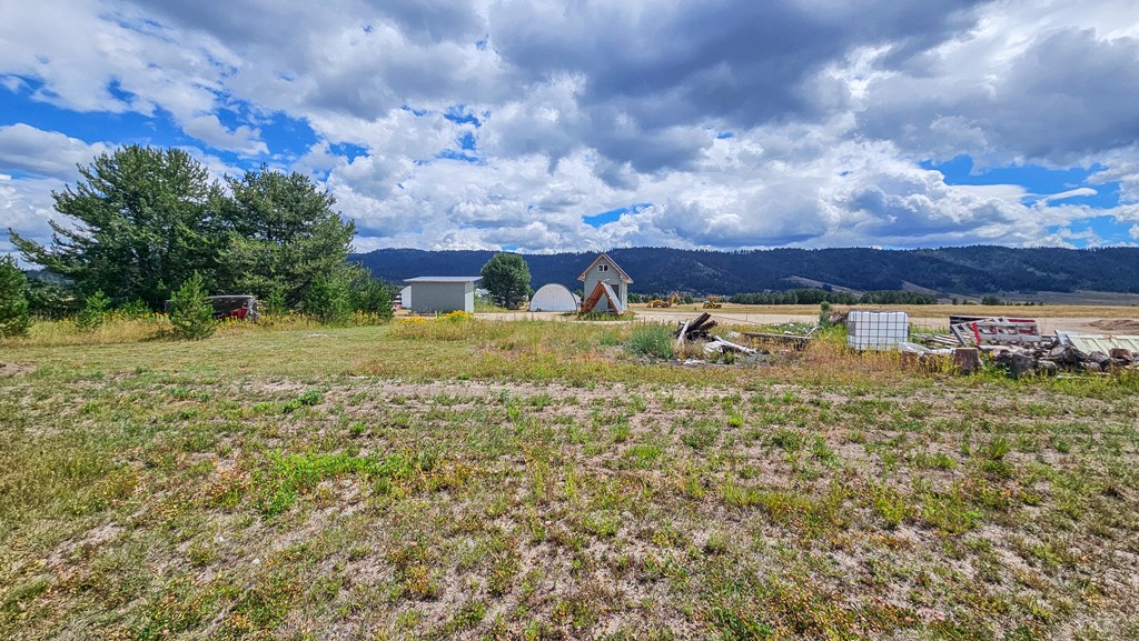 101 Sixty Lane Cascade, ID 83611 - Photo 17 of 52