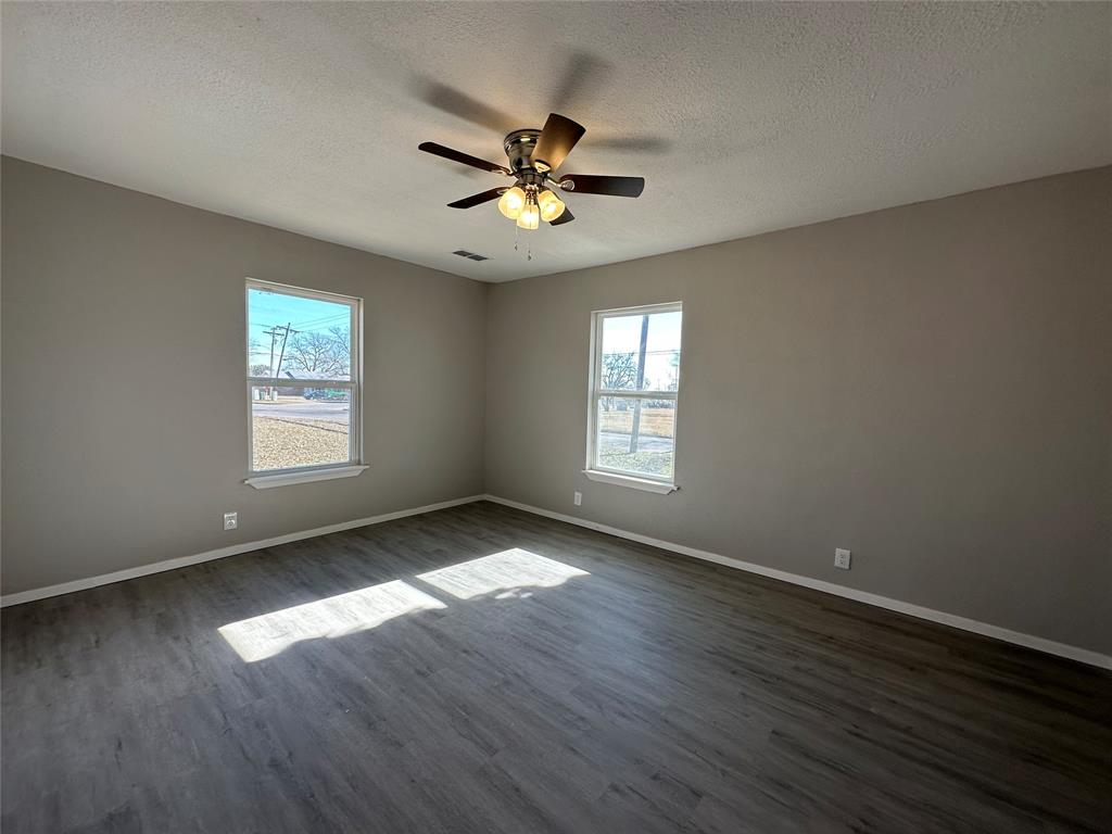 717 East Lamberth Road Sherman, TX 75090 - Photo 7 of 9