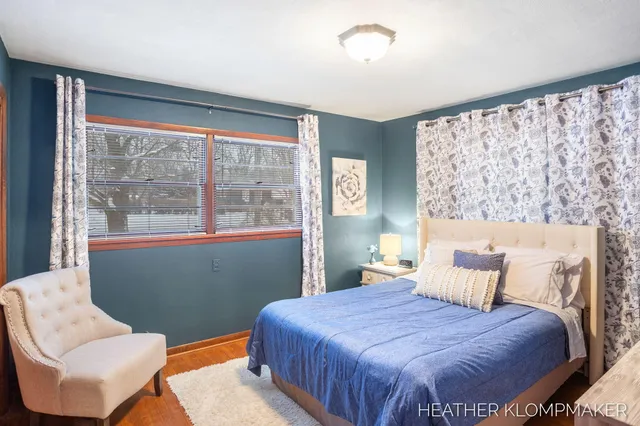 $285,000 | 1647 West Lakewood Boulevard, Holland, MI 49424