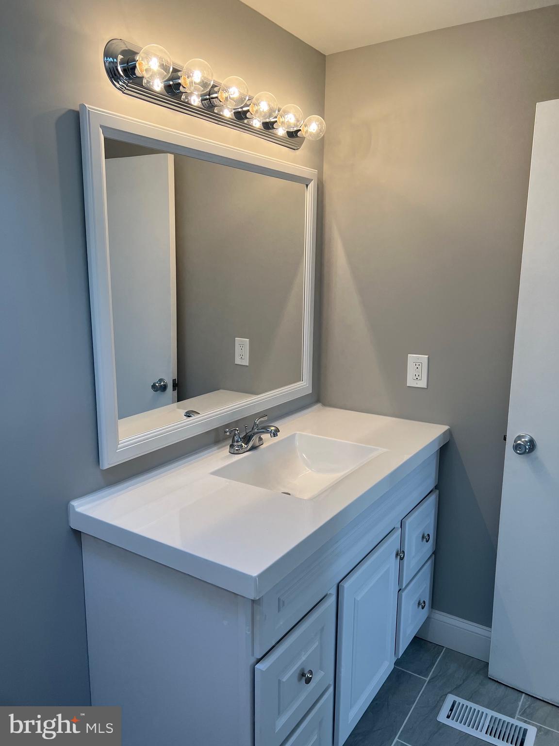 4239 Whiting Road Philadelphia, PA 19154 - Photo 14 of 18 Gallery Image 14