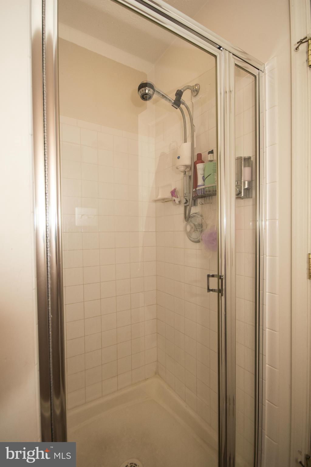 2836 Profitt Path Edgewood, MD 21040 - Photo 14 of 25 MBA Separate Shower