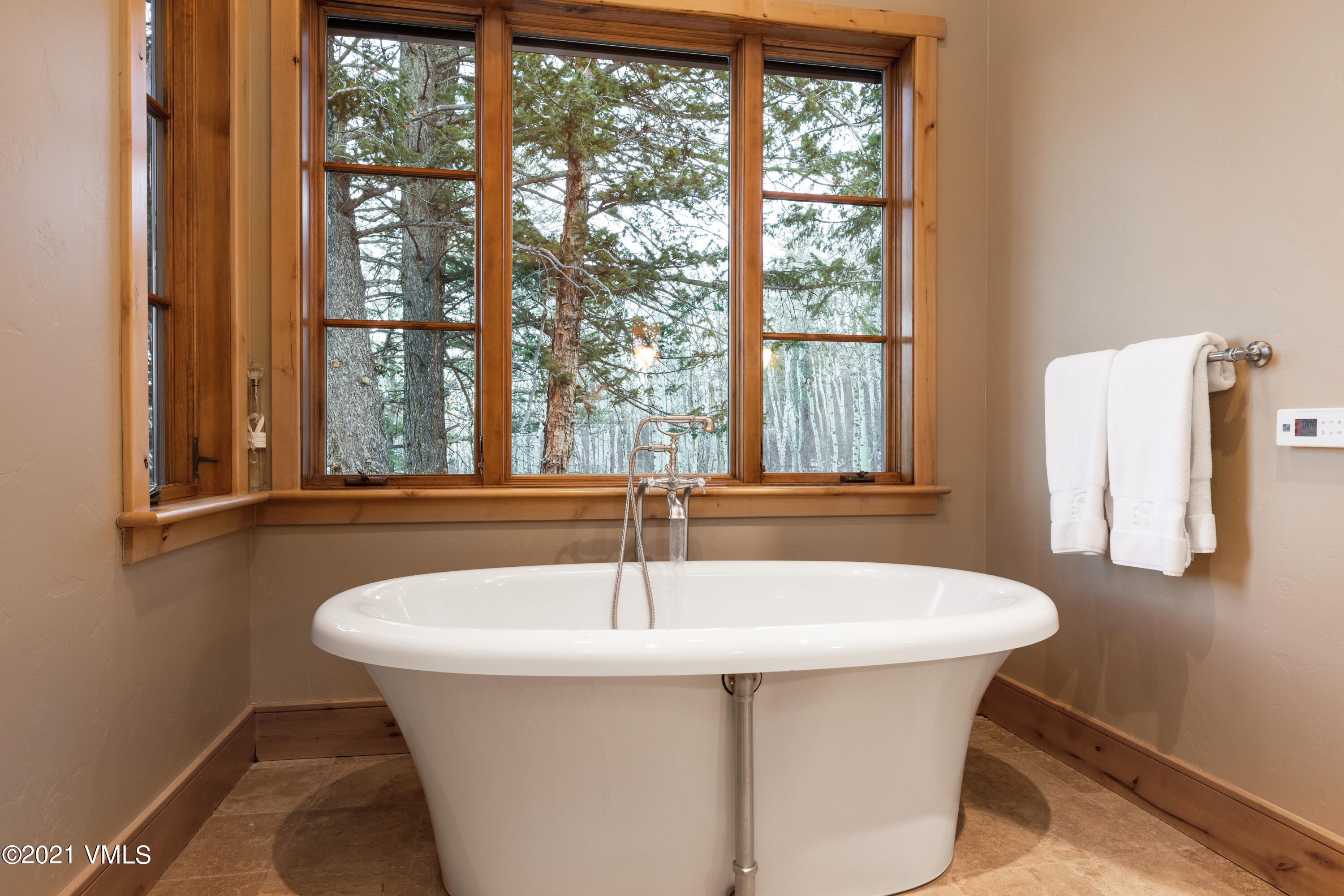 134 Jouflas Ranch Road Wolcott, CO 81655 - Photo 8 of 19 134_jouflas_ranch_interior_master_bath