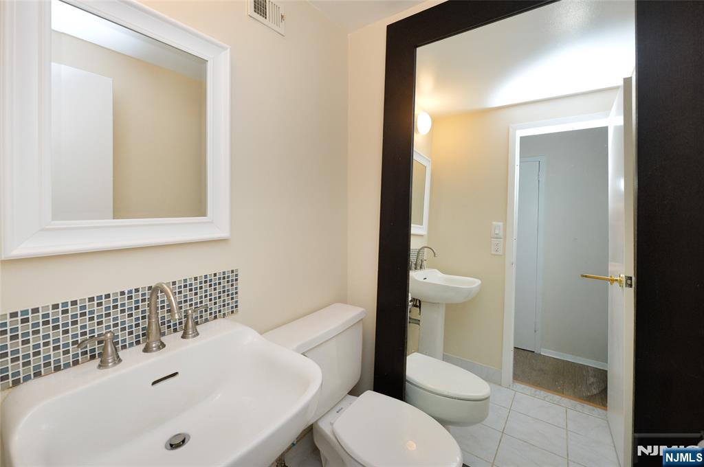1077 River, Unit PH6 Edgewater, NJ 07020 - Photo 13 of 21