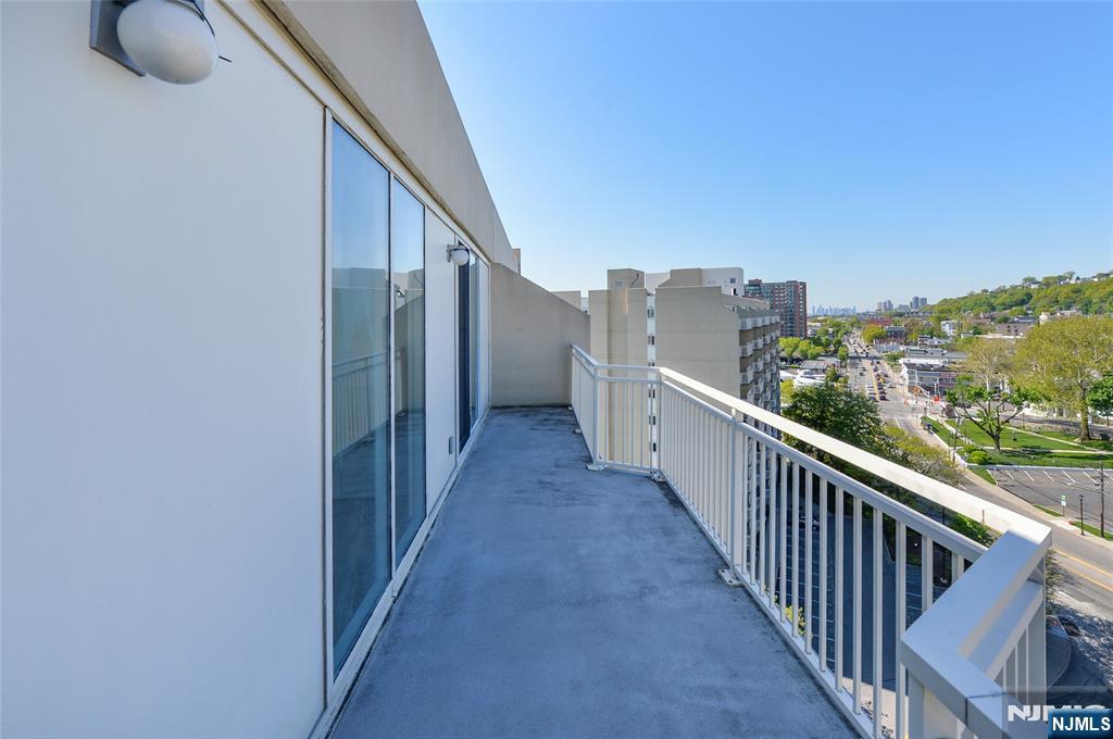 1077 River, Unit PH6 Edgewater, NJ 07020 - Photo 17 of 21