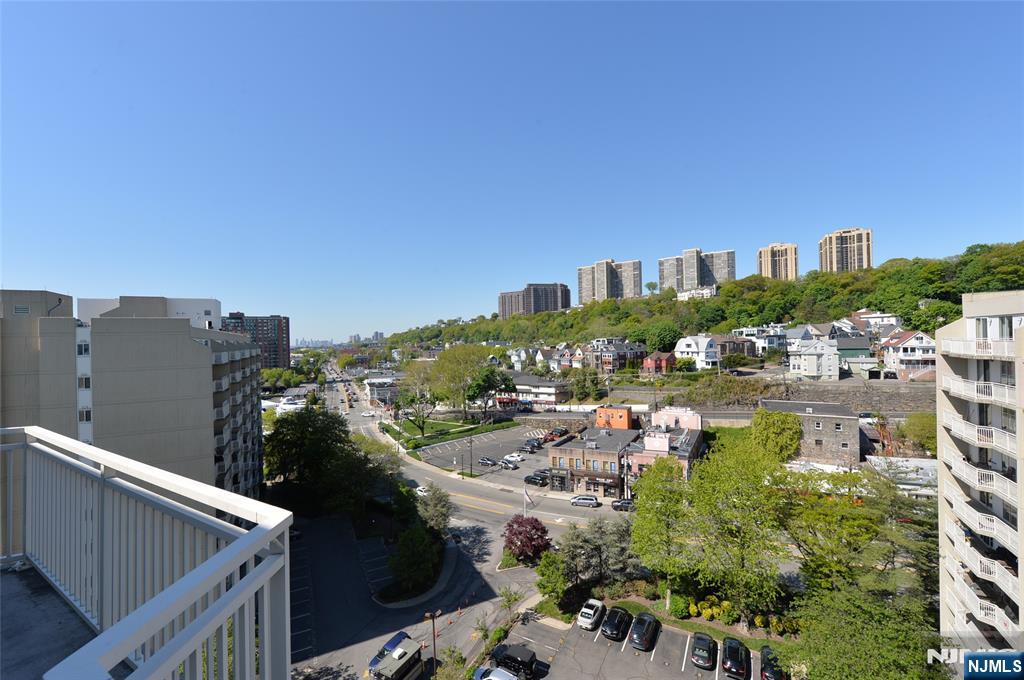 1077 River, Unit PH6 Edgewater, NJ 07020 - Photo 18 of 21