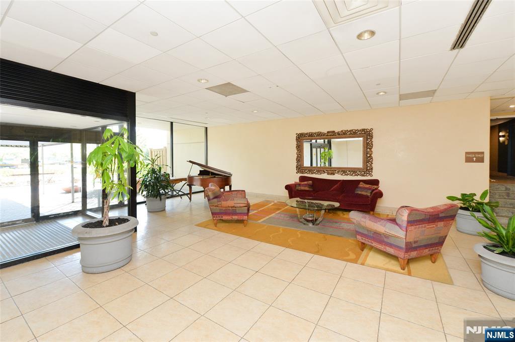 1077 River, Unit PH6 Edgewater, NJ 07020 - Photo 20 of 21