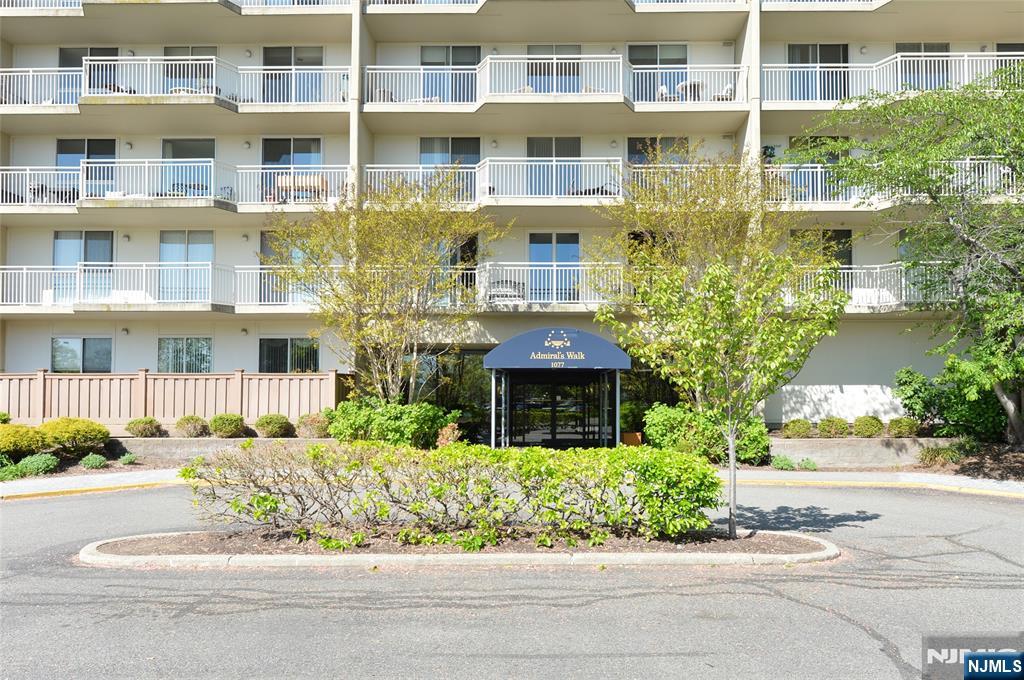 1077 River, Unit PH6 Edgewater, NJ 07020 - Photo 2 of 21