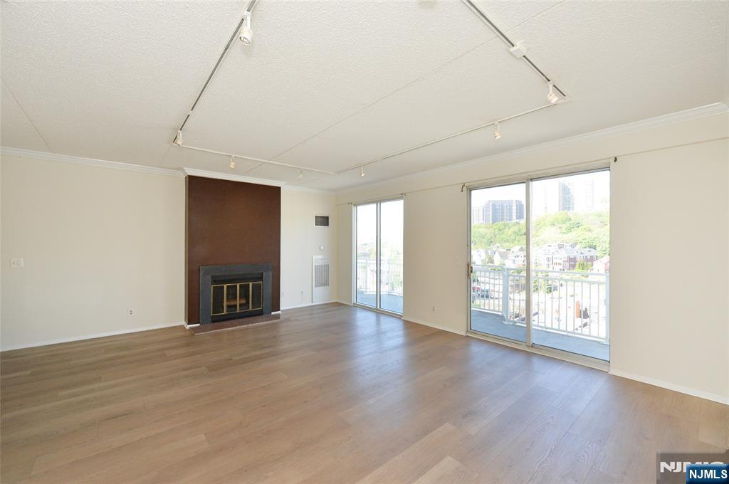 1077 River, Unit PH6 Edgewater, NJ 07020 - Photo 6 of 21