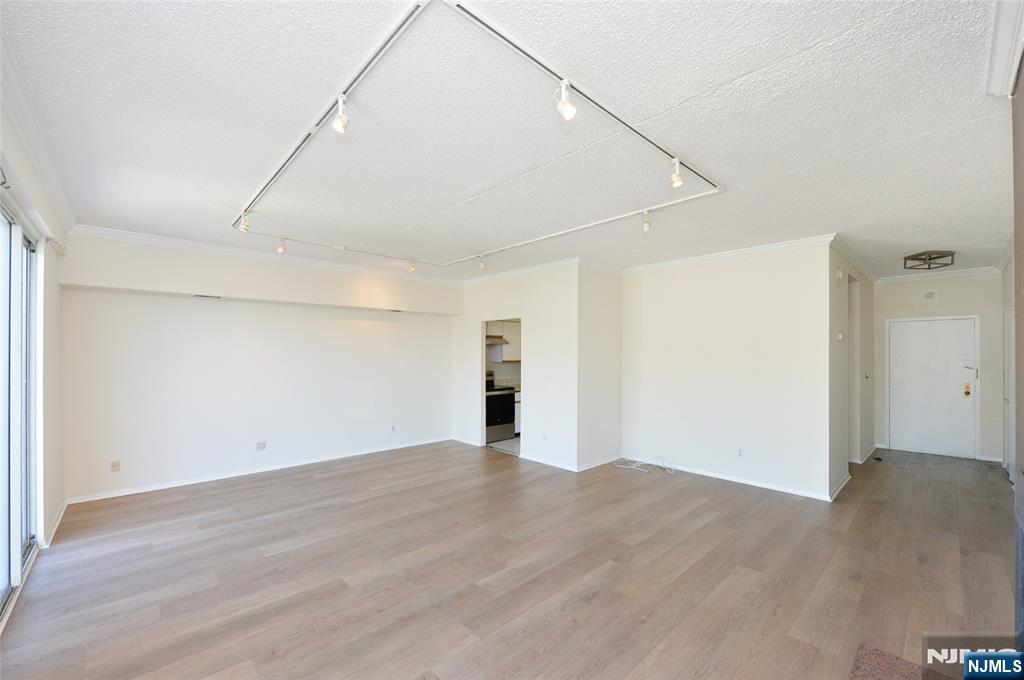 1077 River, Unit PH6 Edgewater, NJ 07020 - Photo 7 of 21