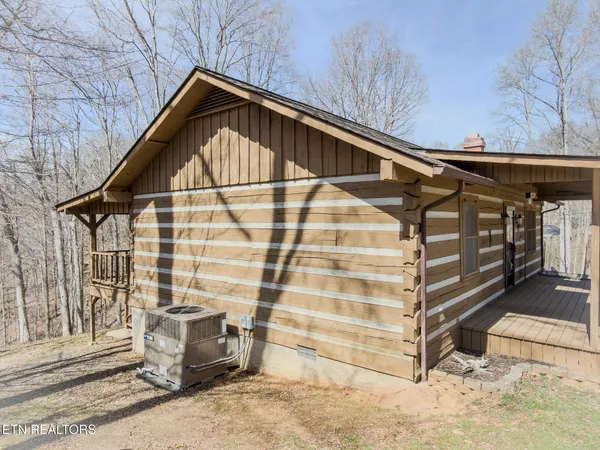 $219,000 | 100 Sioux Lane, Byrdstown, TN 38549