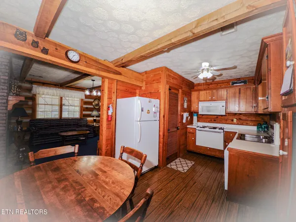 $219,000 | 100 Sioux Lane, Byrdstown, TN 38549