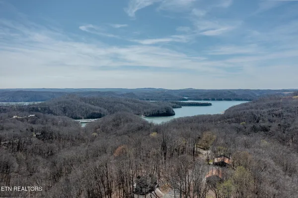 $219,000 | 100 Sioux Lane, Byrdstown, TN 38549