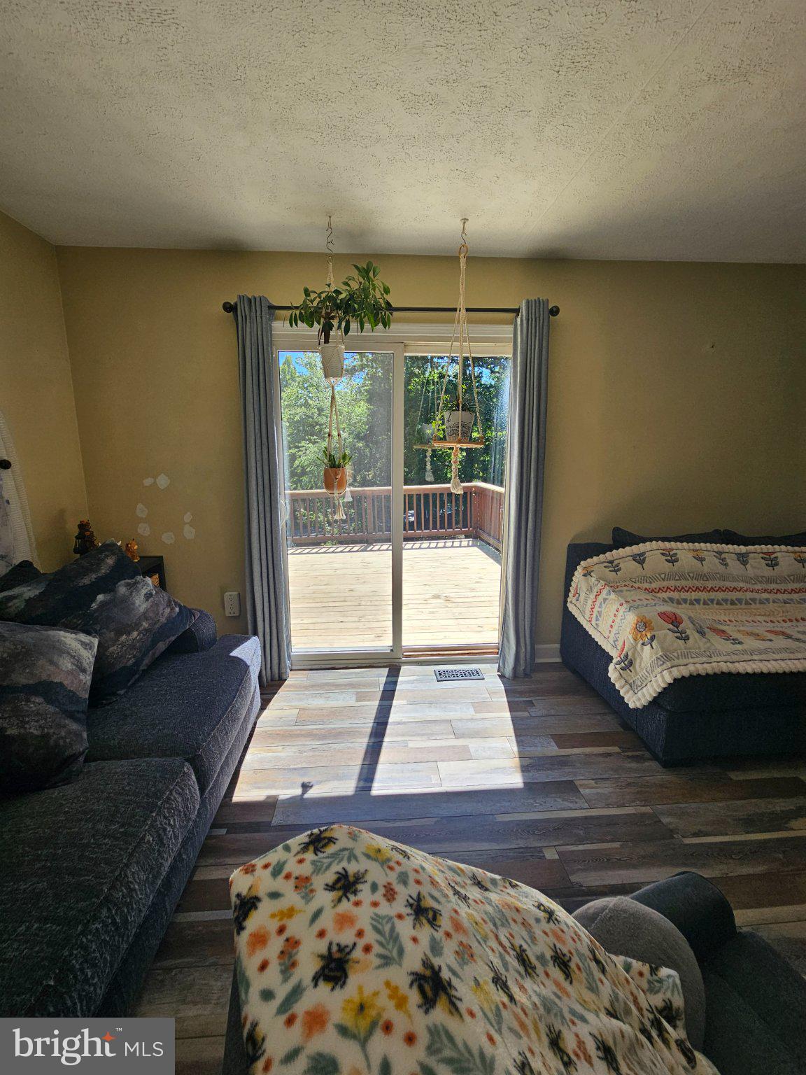 32 Parnassus Road Linden, VA 22642 - Photo 22 of 50 Bright and inviting indoor retreat.