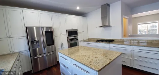 $5,000 | 25200 Yellowstone Trail, Excelsior, MN 55331